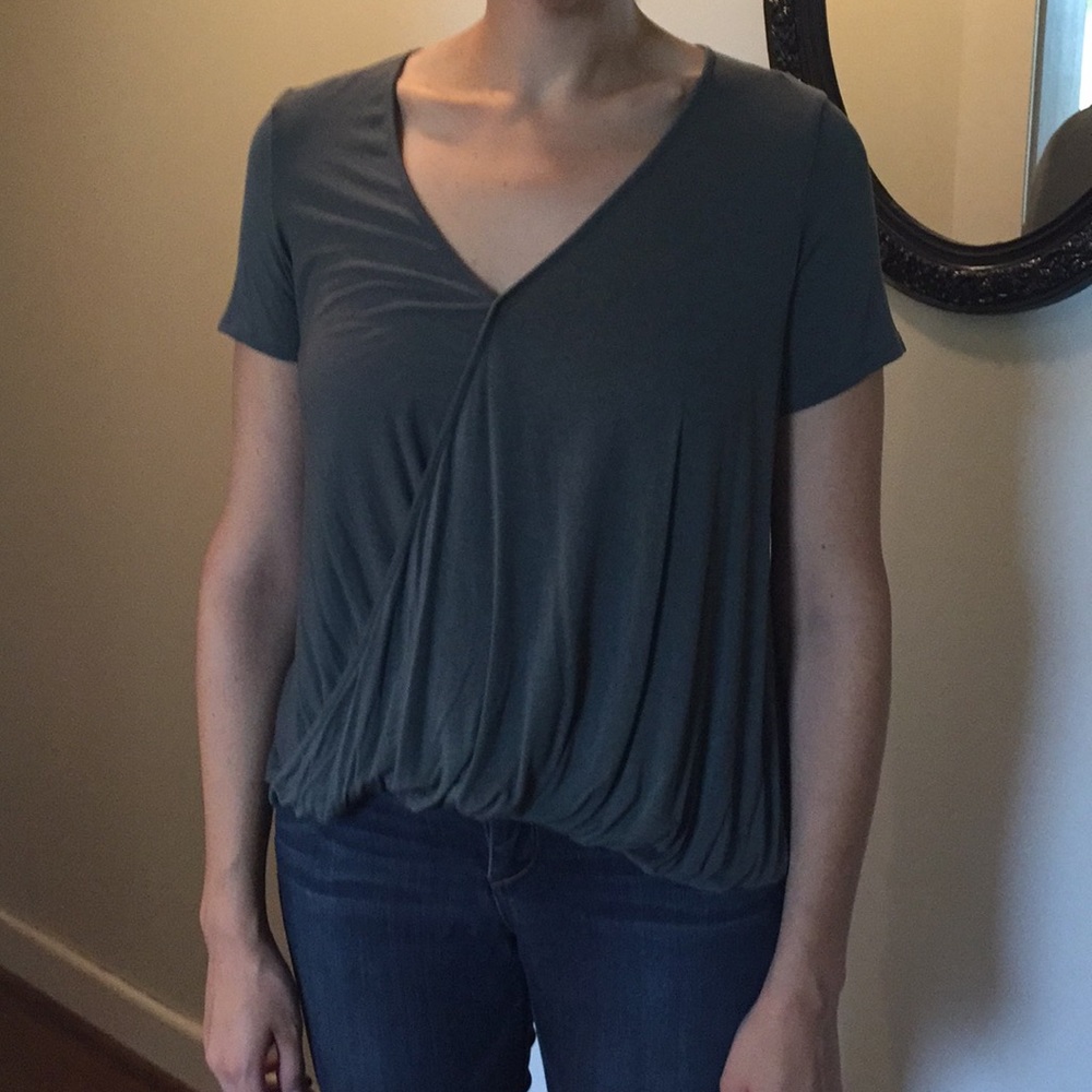 Eucalyptus colored bubble hemmed shirt